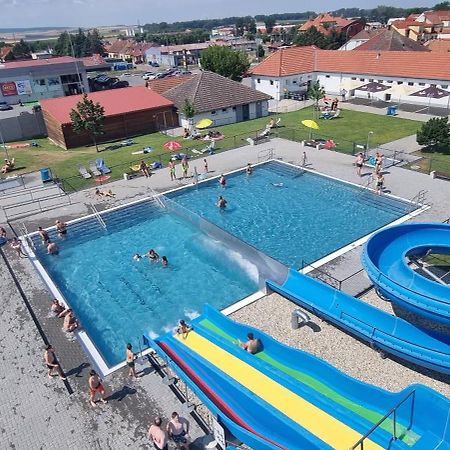 Apartman Viktorie Lägenhet Mikulov Exteriör bild