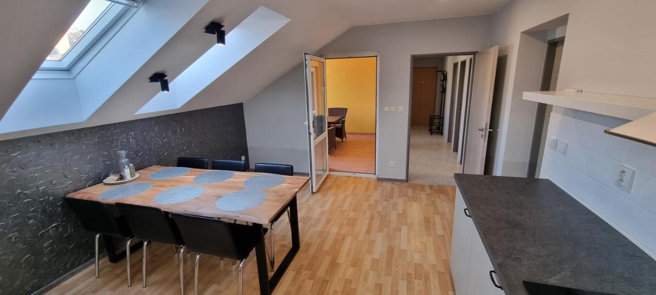 Apartman Viktorie Mikulov Exteriör bild