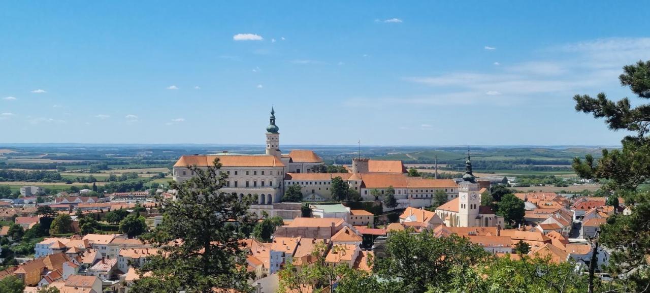 Apartman Viktorie Lägenhet Mikulov Exteriör bild