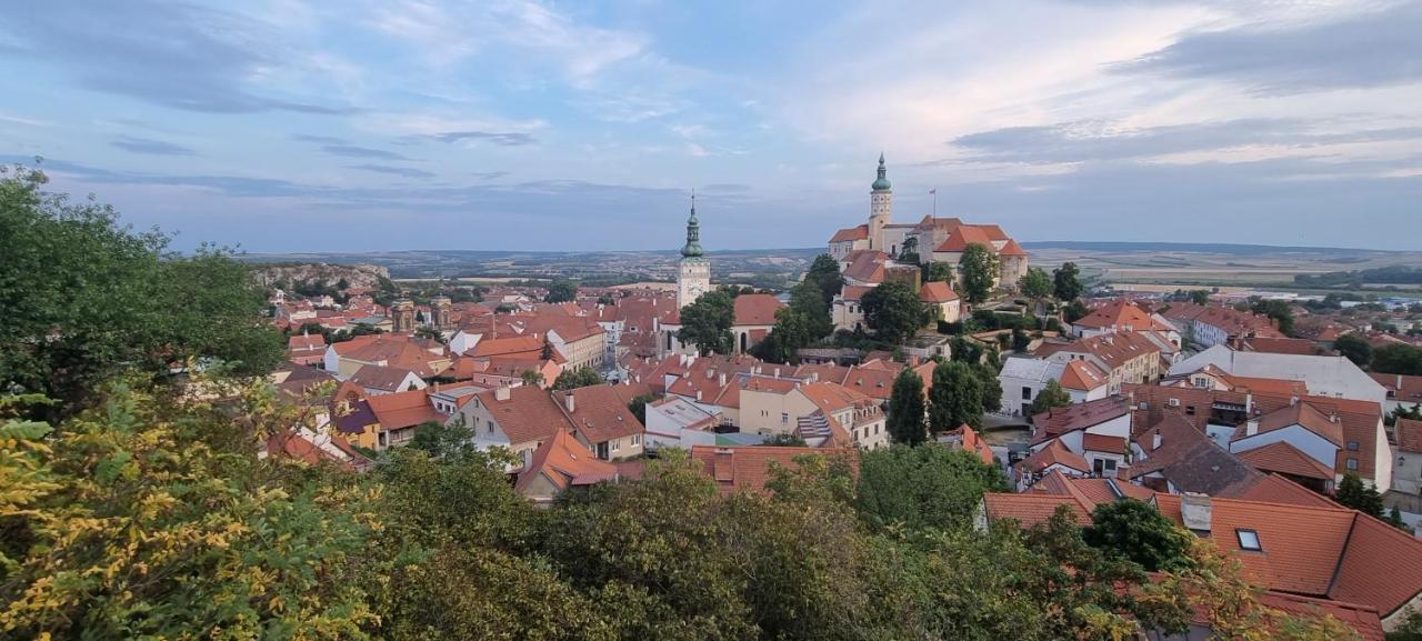 Apartman Viktorie Lägenhet Mikulov Exteriör bild